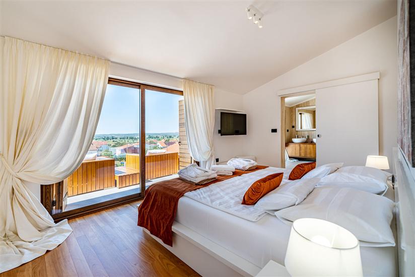 House K1, for 10 persons