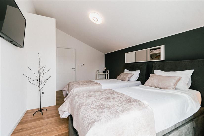 House K1, for 8 persons