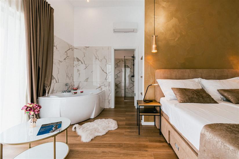 House K1, for 8 persons