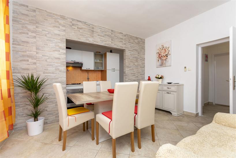 Apartment A2, for 3 persons
