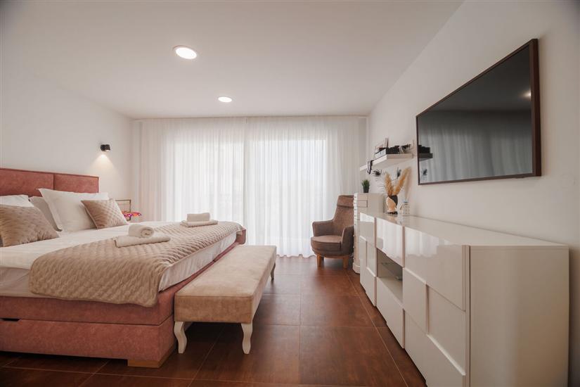 House K1, for 8 persons