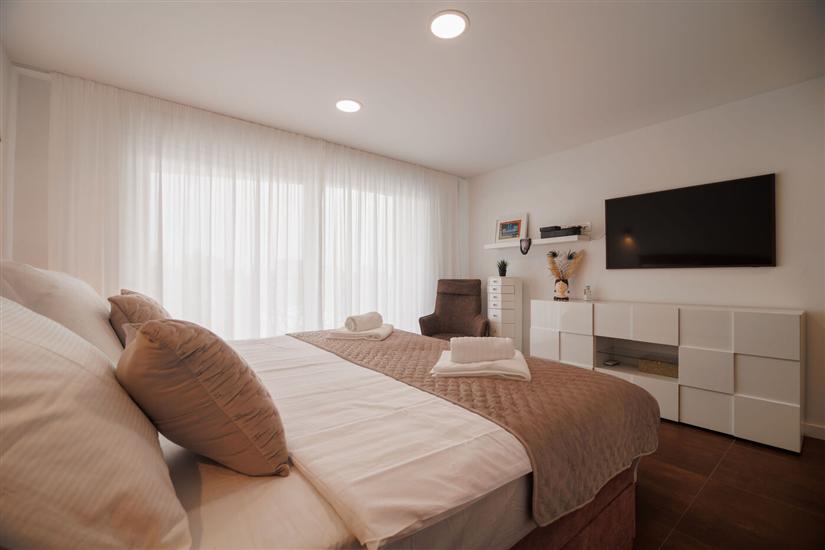 House K1, for 8 persons