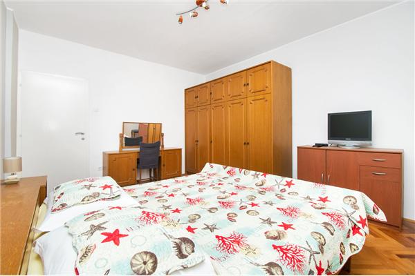 Apartment A1, for 6 persons