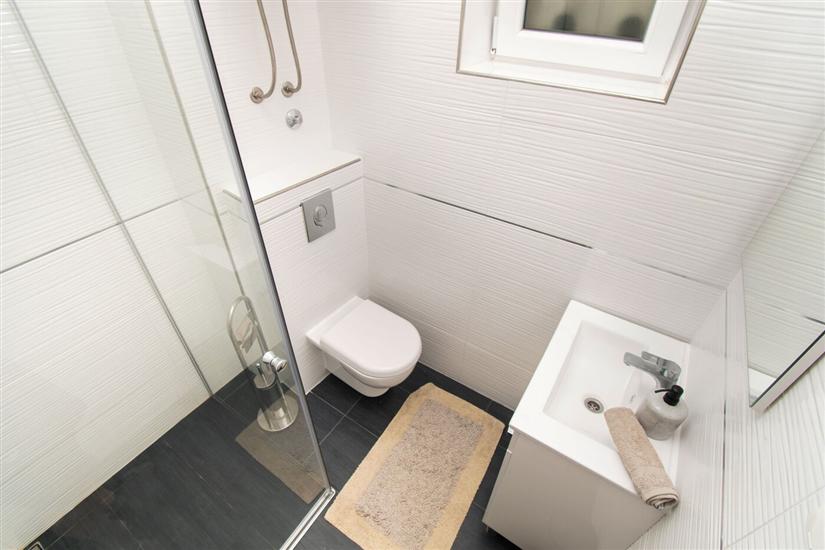 Apartment A1, for 6 persons