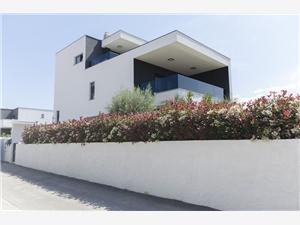 Ferienwohnungen Ella Vodice, Größe 38,00 m2, Entfernung vom Ortszentrum (Luftlinie) 550 m