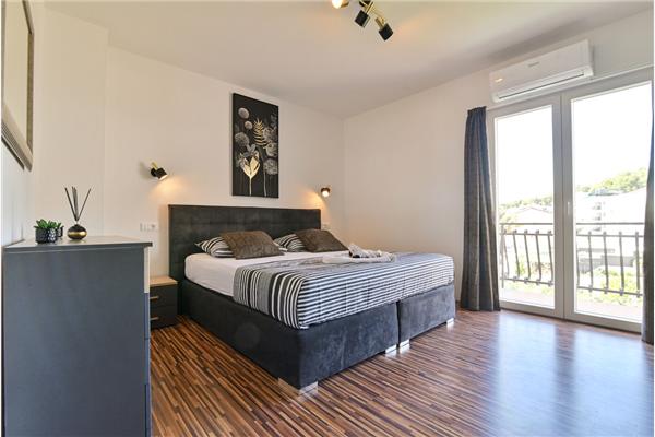 Apartment A1, for 8 persons