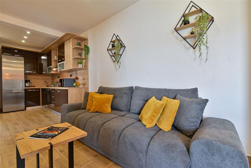 Apartment A1, for 8 persons