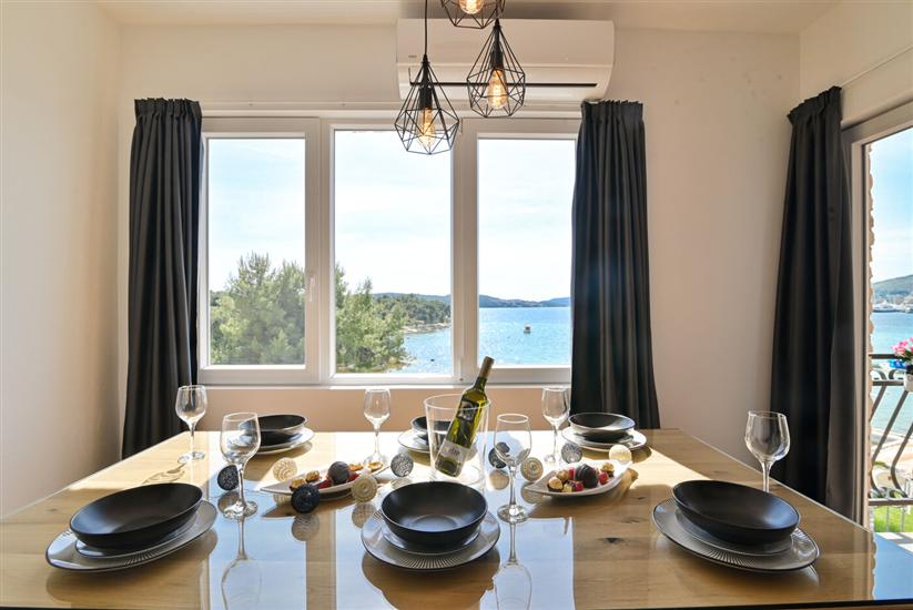 Apartment A1, for 8 persons