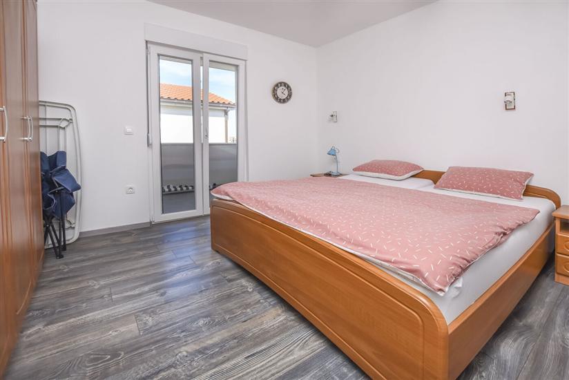 Apartment A4, for 5 persons