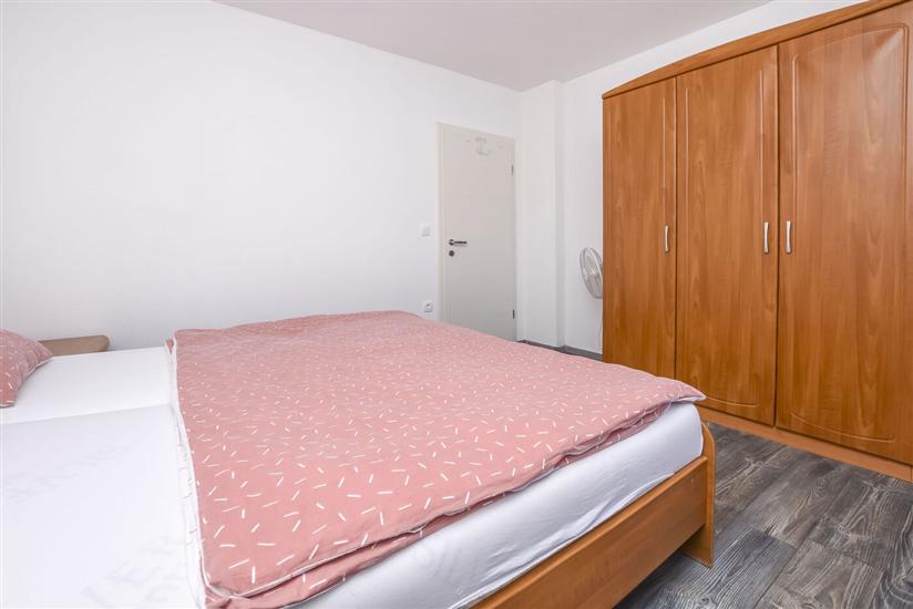 Apartment A4, for 5 persons