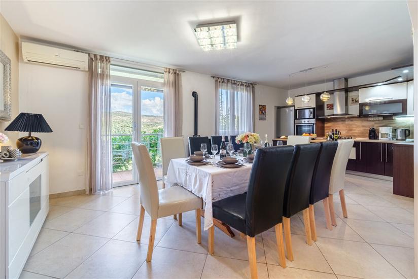 House K1, for 11 persons