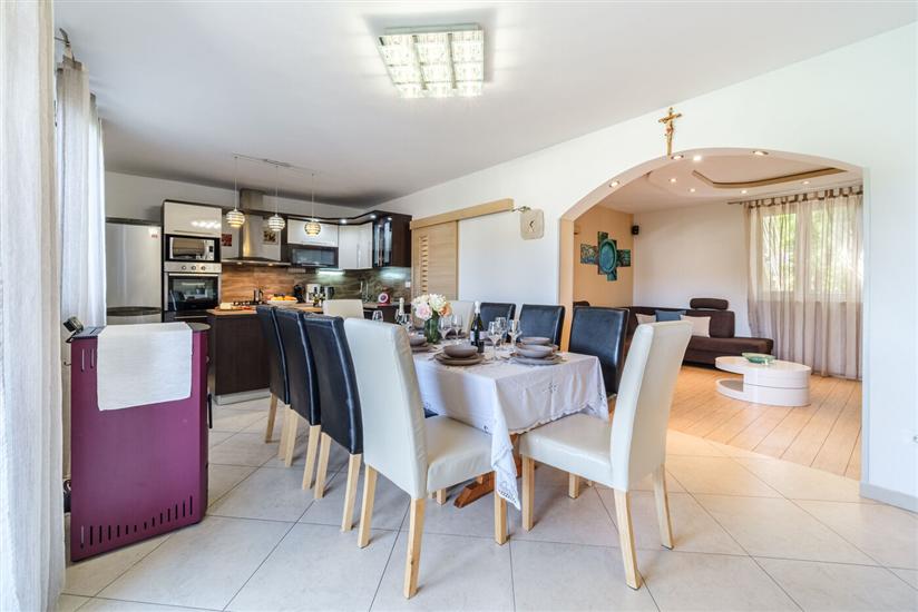 House K1, for 11 persons