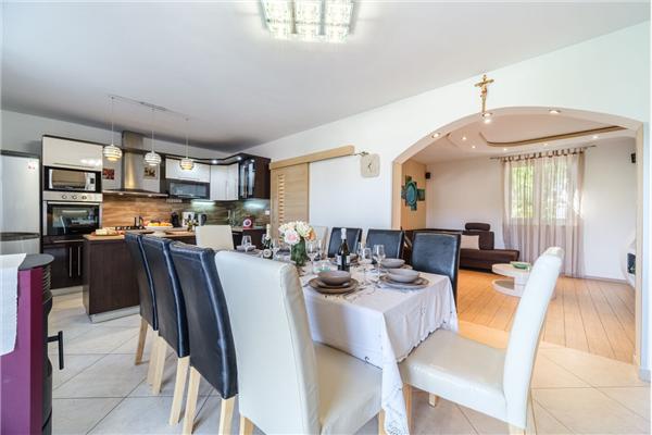 House K1, for 11 persons