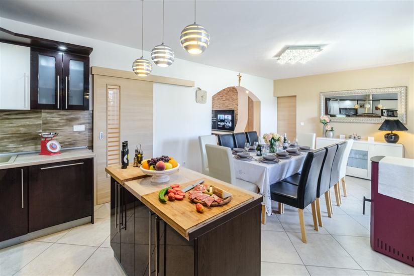 House K1, for 11 persons