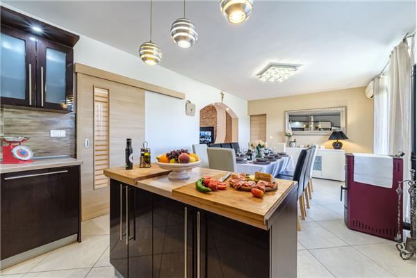 House K1, for 11 persons