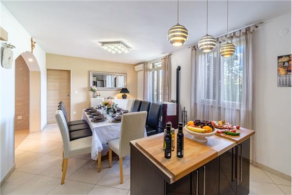 House K1, for 11 persons