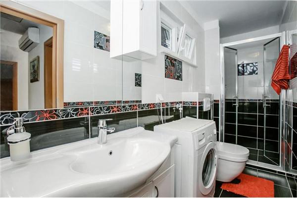 House K1, for 11 persons