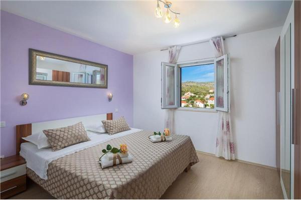 House K1, for 11 persons