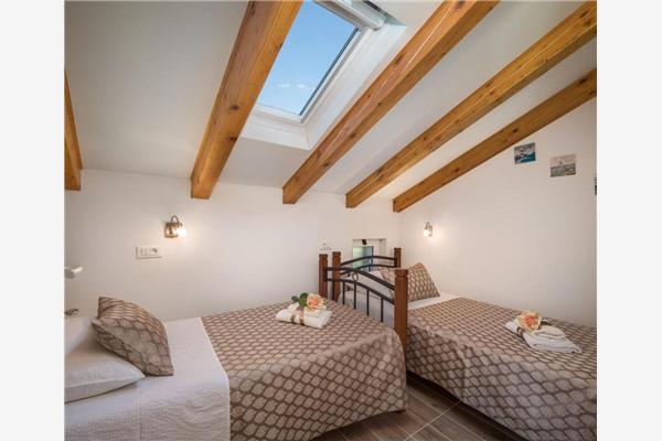 House K1, for 11 persons