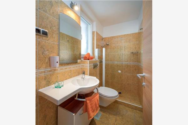 House K1, for 11 persons