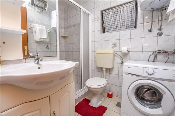 Apartment A1, for 6 persons