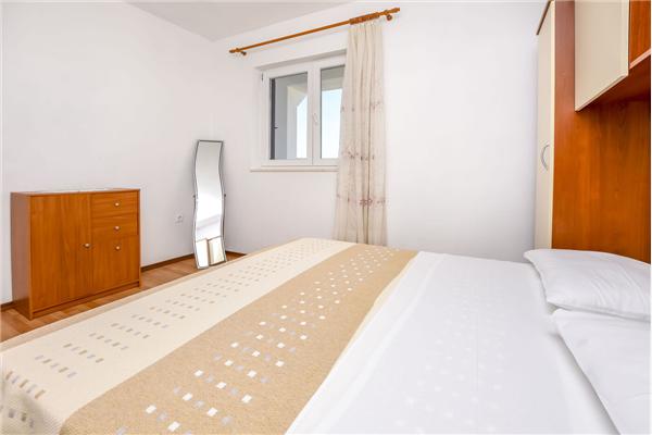 Apartment A1, for 6 persons