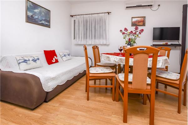 Apartment A1, for 6 persons