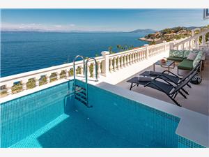 Villa Linda South Dalmatian islands, Size 200.00 m2, Accommodation with pool, Airline distance to the sea 50 m