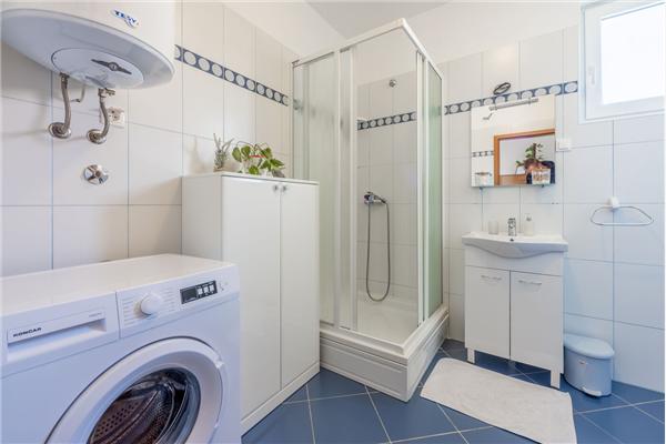 Apartment A2, for 6 persons