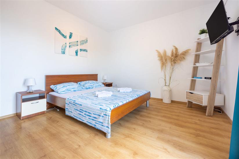 Apartment A2, for 6 persons