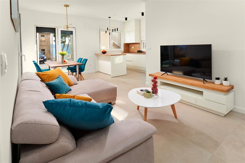 House K1, for 12 persons