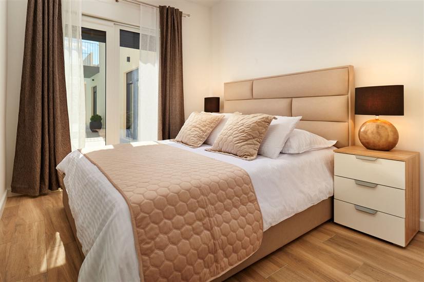 House K1, for 12 persons