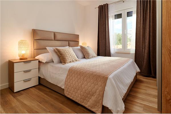 House K1, for 12 persons