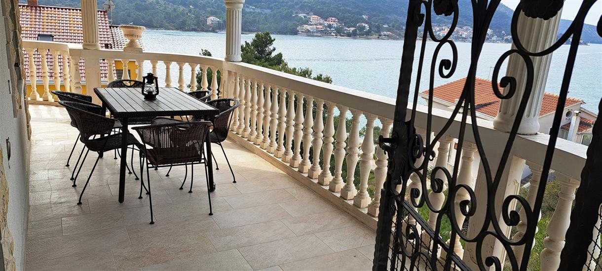 Apartment A3, for 5 persons