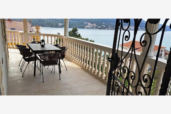 Apartment A3, for 5 persons