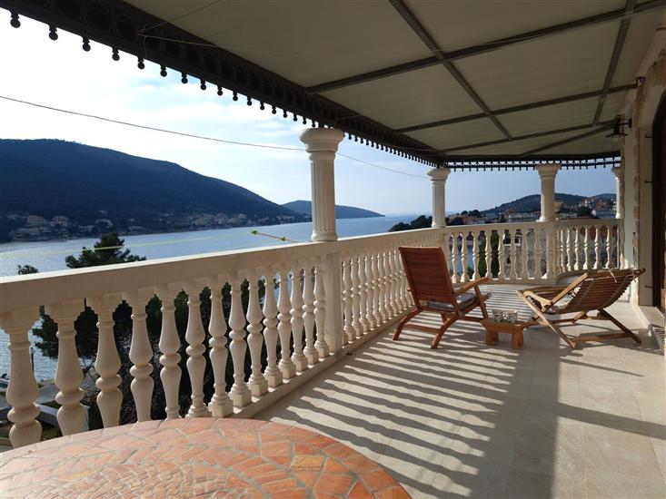 Apartment A3, for 5 persons