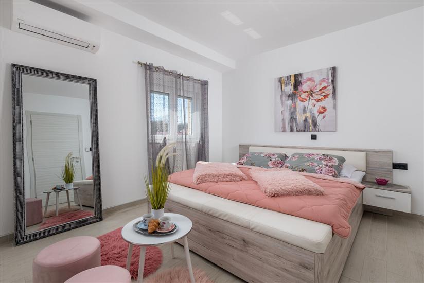 House K1, for 10 persons