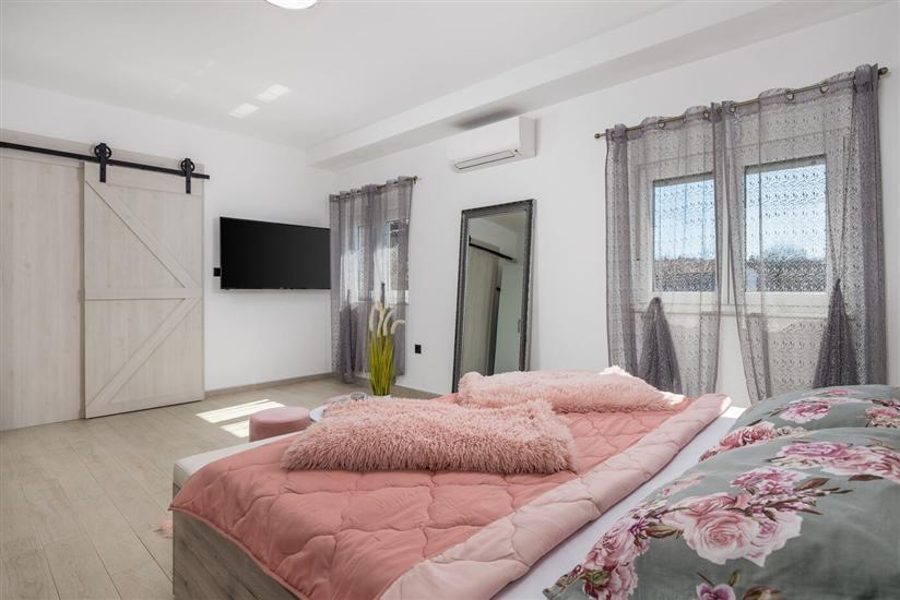 House K1, for 10 persons