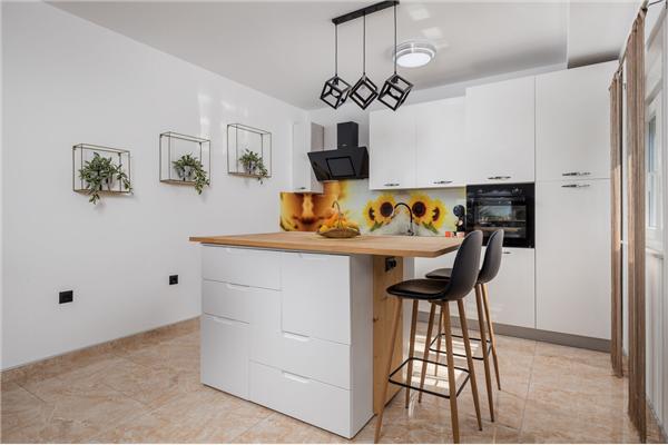 House K1, for 10 persons