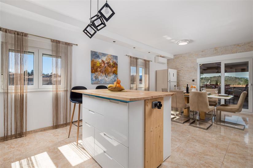 House K1, for 10 persons