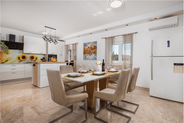 House K1, for 10 persons