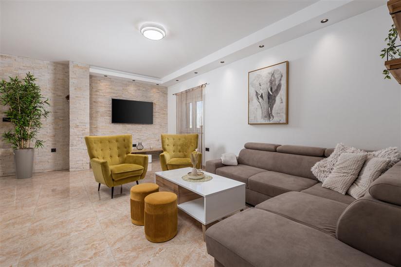 House K1, for 10 persons