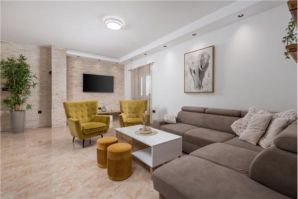 House K1, for 10 persons