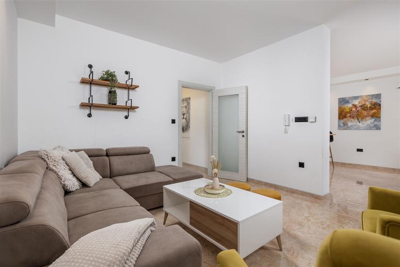 House K1, for 10 persons