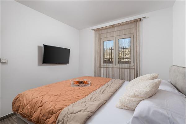 House K1, for 10 persons