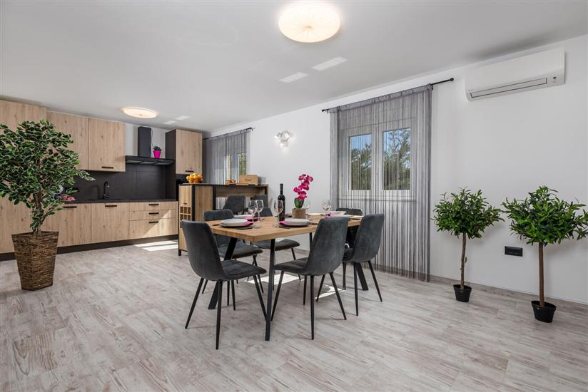 House K1, for 10 persons