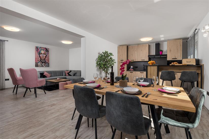 House K1, for 10 persons