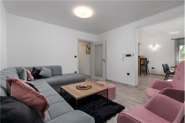 House K1, for 10 persons