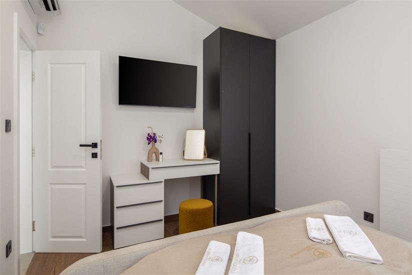 House K1, for 8 persons