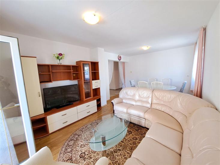 Apartment A1, for 7 persons
